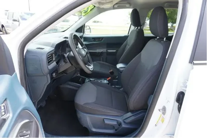 $26488 : Ford Maverick 2023 AWD XL 4d image 7