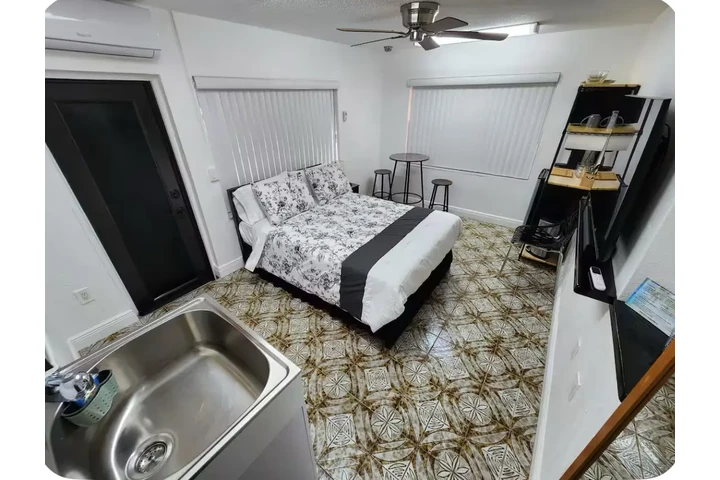 $1200 : 1 Bedroom 1 Bathroom AMOBLADO image 6