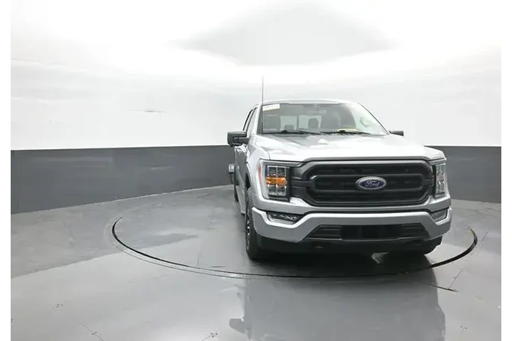 $39939 : Ford F-150 2023 4x4 XLT 4dr image 10