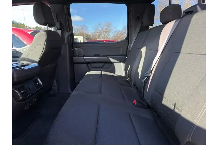 $37800 : Ford F-150 2023 4x4 XLT 4dr image 8