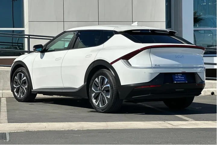 $25800 : Kia EV6 2024 Light 4dr Cross image 5