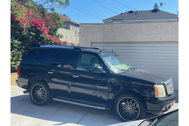 $4900 : 2003 Cadillac Escalade image 1