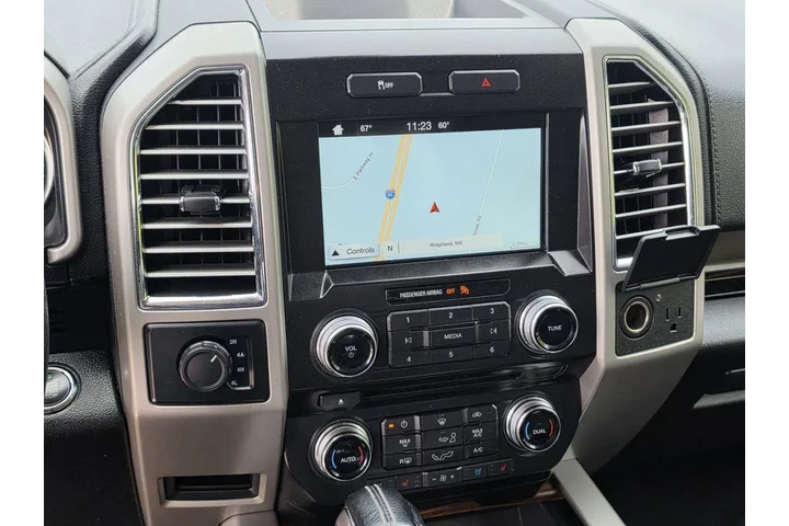 $28900 : Ford F-150 2016 4x4 Lariat 4 image 9