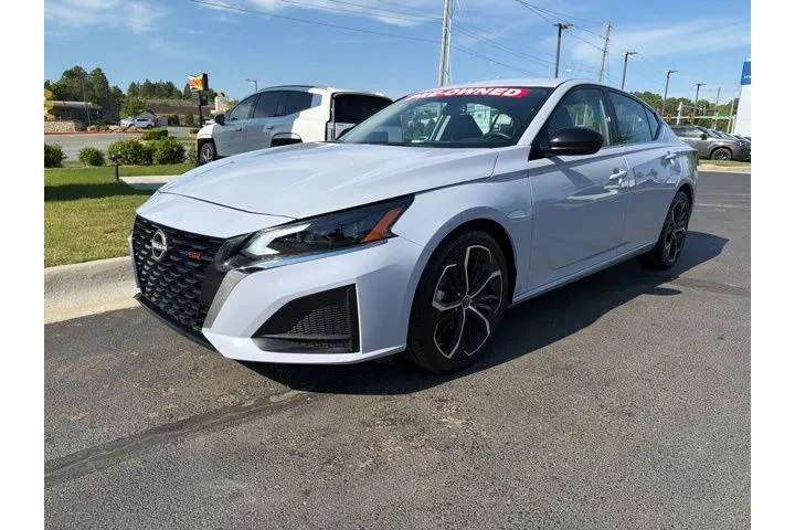 $25840 : Nissan Altima 2025 2.5 SR 4d image 3