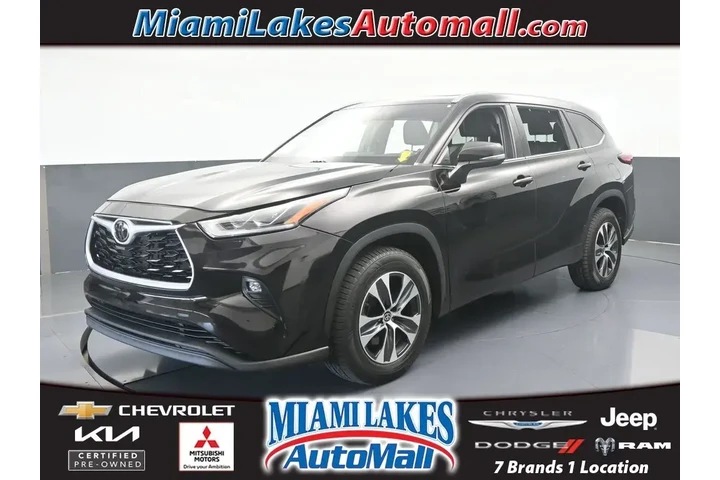 $25489 : Toyota Highlander 2021 XLE 4 image 1