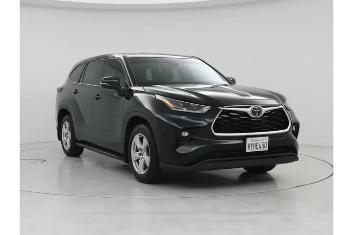 $27998 : Toyota Highlander 2021 LE 4d image 1