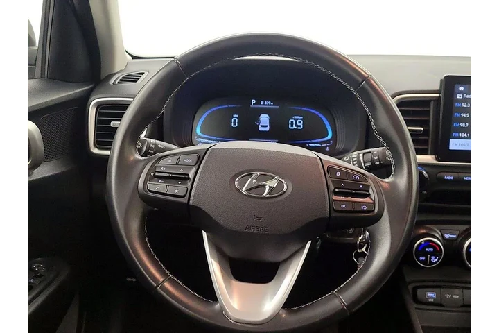 $18998 : Hyundai VENUE 2023 SEL 4dr C image 10