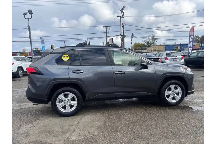 $18599 : 2019 RAV4 XLE image 5