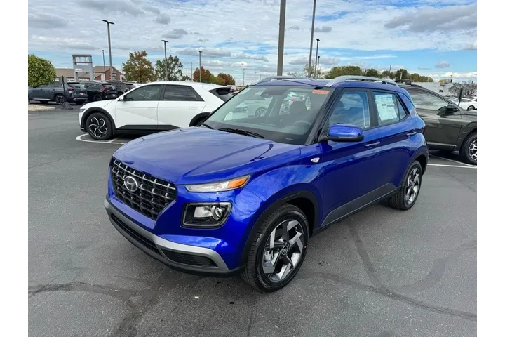 $25175 : Hyundai VENUE 2026 SEL 4dr C image 3