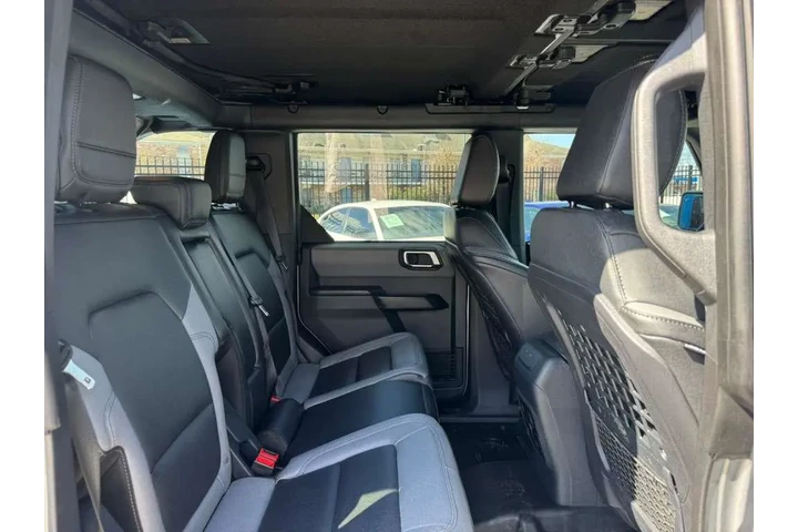 2024 Bronco Big Bend 4-Door image 9