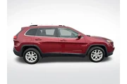 $8799 : Pre-Owned 2015 Cherokee Latit thumbnail