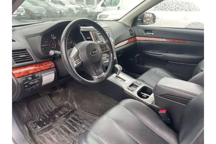 $5899 : Subaru Outback 2012 AWD 2.5i image 5