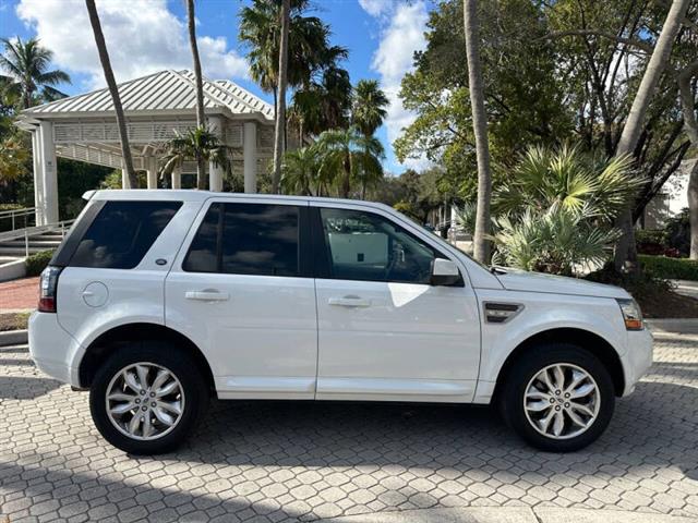 $7995 : 2014 Land Rover LR2 HSE LUX image 5