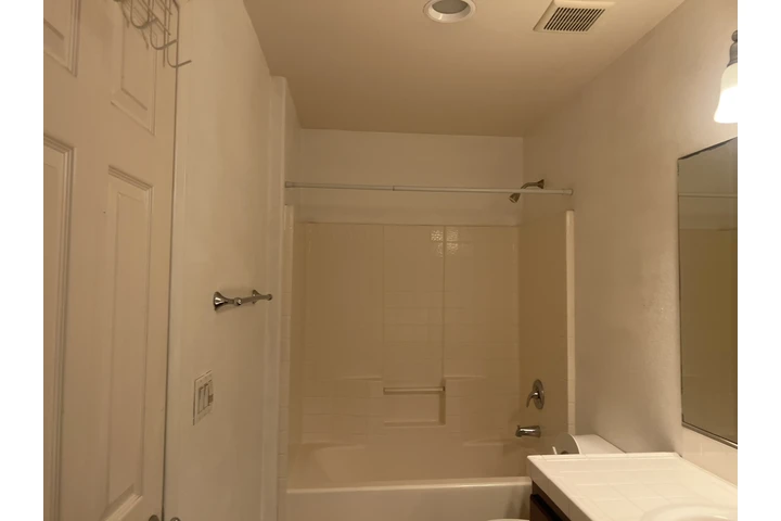 $990 : Rento cuarto tipo studio image 3