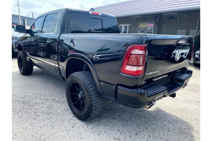 2019 RAM 1500 Limited Crew Ca image 5