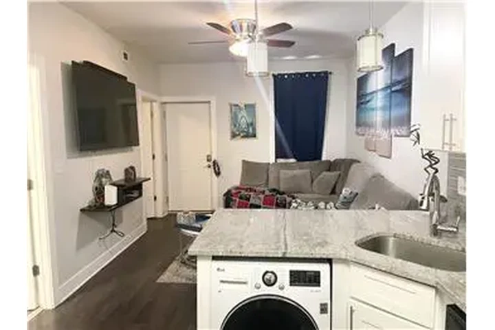 $2650 : Rental property with 1 bedro image 5