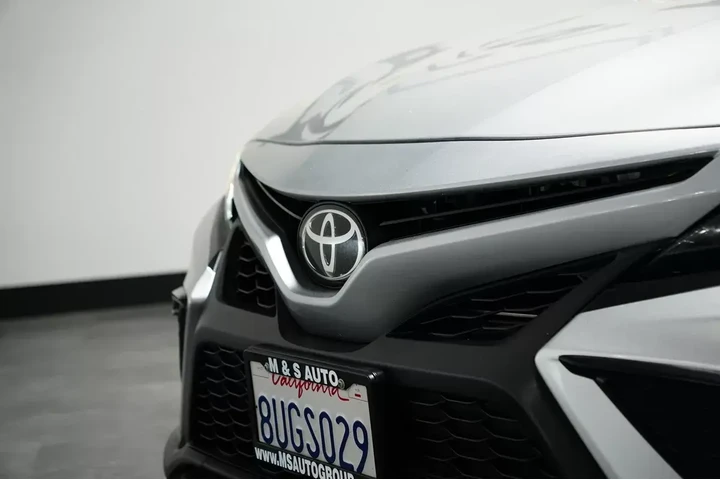 $24107 : 2021 Camry image 2