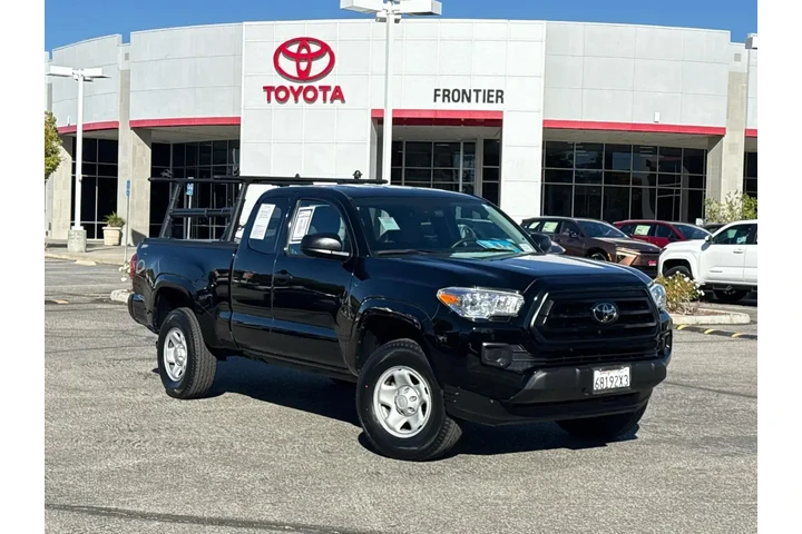 $27980 : Toyota Tacoma 2023 4x2 SR 4d image 1