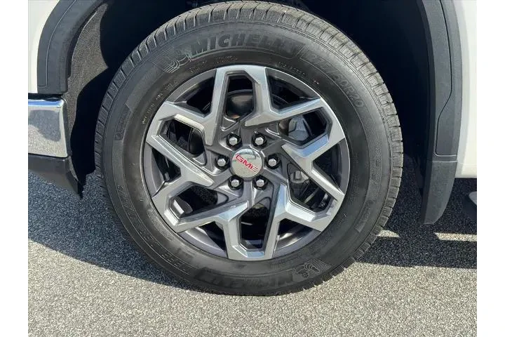 $39999 : GMC Sierra 1500 2022 4x4 SLT image 9