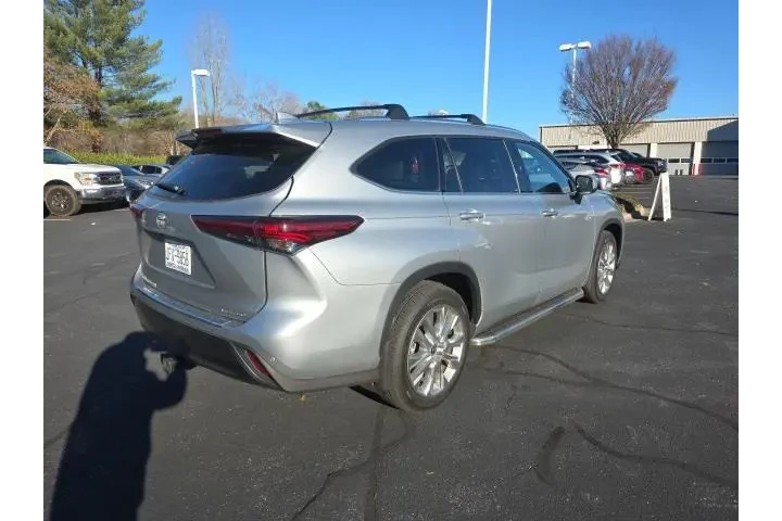 $35695 : Toyota Highlander 2022 Limit image 6