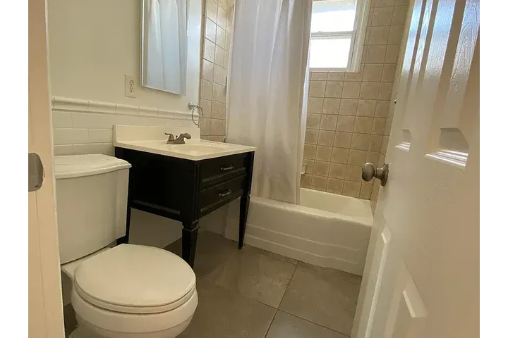 $800 : Welcome to your new home! image 9