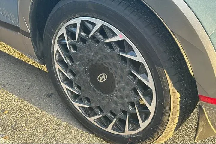 $33990 : Hyundai IONIQ 5 2024 AWD Lim image 7