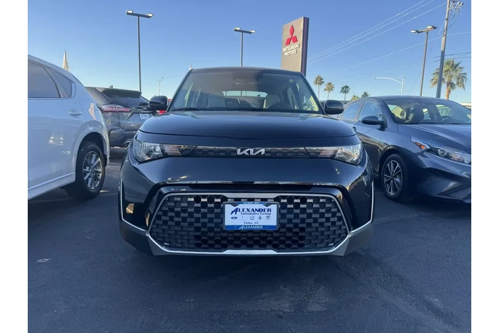 $16544 : Kia Forte 2023 LX 4dr Sedan image 2