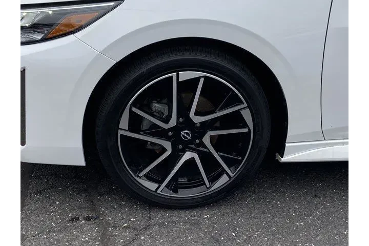 $18987 : Nissan Sentra 2025 SR 4dr Se image 8