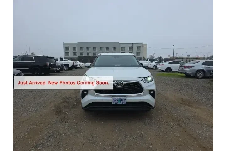$33800 : Toyota Highlander 2023 L 4dr image 2