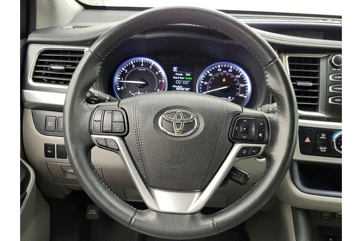 $28998 : Toyota Highlander 2019 XLE 4 image 10