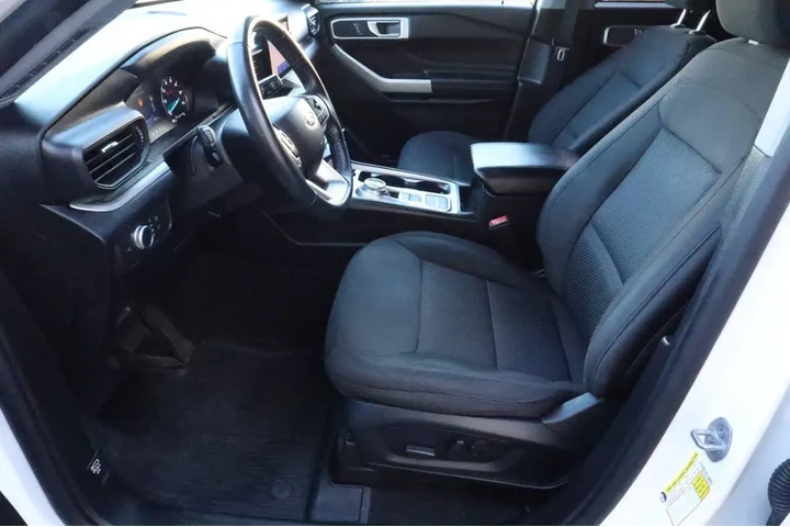 $28092 : Ford Explorer 2022 XLT 4dr S image 4