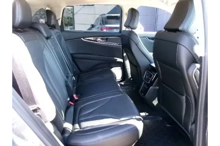 $34889 : Lincoln Nautilus 2022 AWD Re image 4