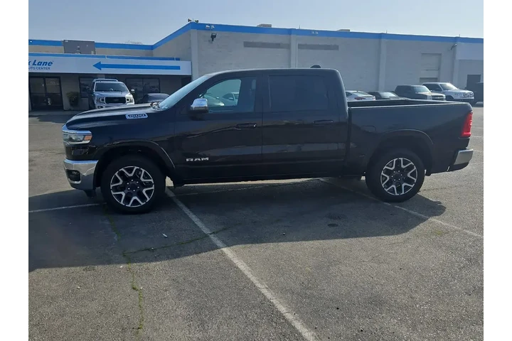 $38000 : Ram 1500 2025 4x4 Laramie 4d image 5