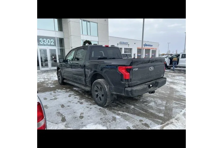 $38699 : Ford F-150 Lightning 2023 AW image 3