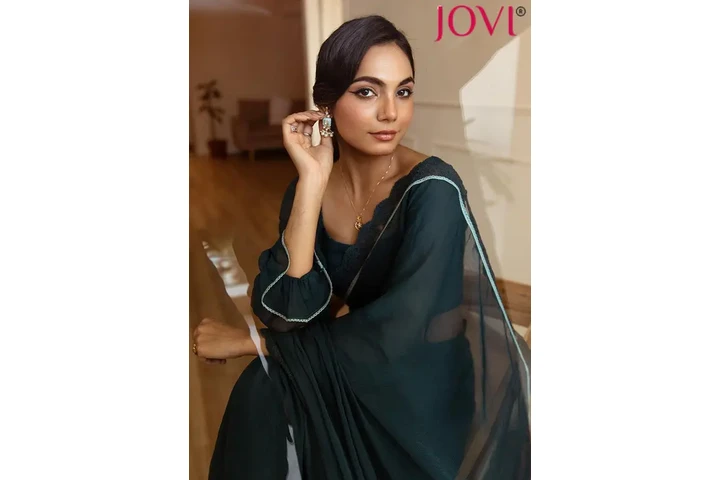 $500 : Ready to Wear Saree image 5