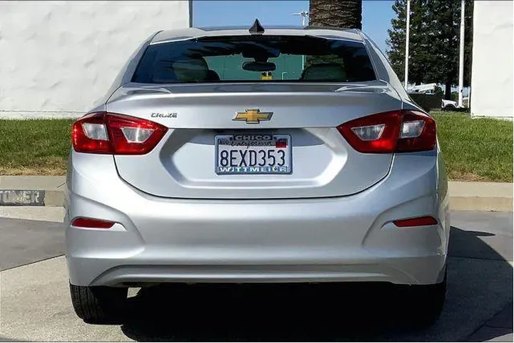 $13985 : Chevrolet Cruze 2018 LS Auto image 4