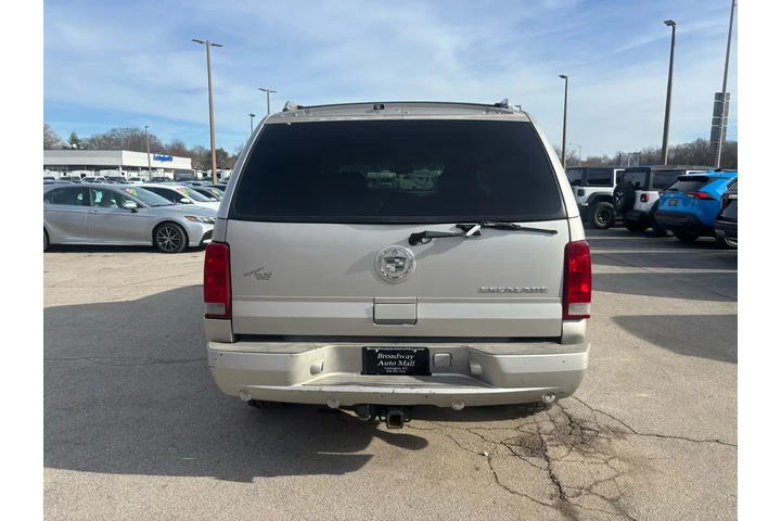 $3980 : 2004 Escalade 4dr AWD image 3