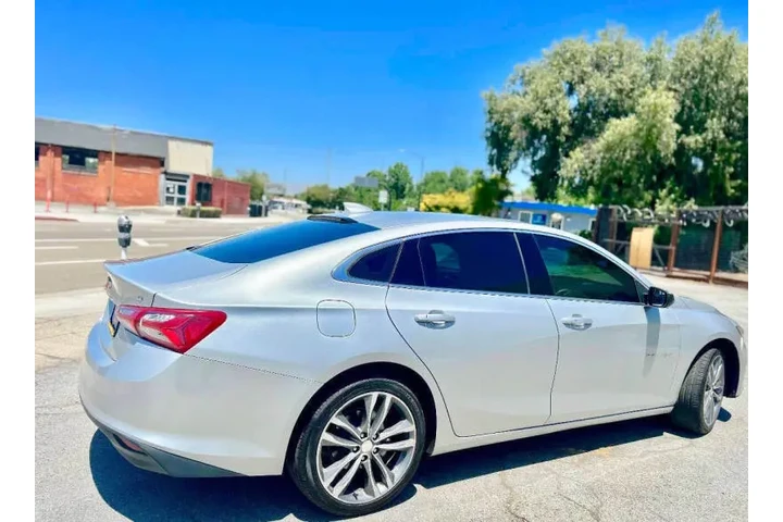 2022 Malibu LT image 9