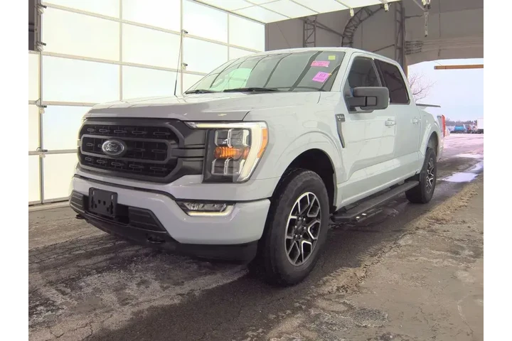 $33999 : Ford F-150 2022 4x4 XLT 4dr image 1