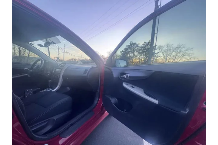 $6999 : 2013 Corolla S image 10