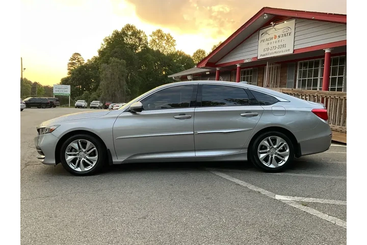 $14485 : Honda Accord 2019 LX 4dr Sed image 8
