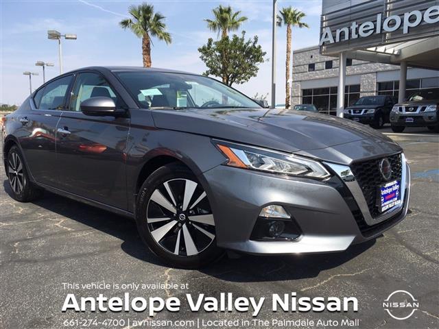 Antelope Valley Nissan image 6