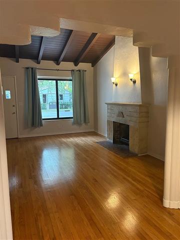 $900 : charming modern 2 bedroom image 2