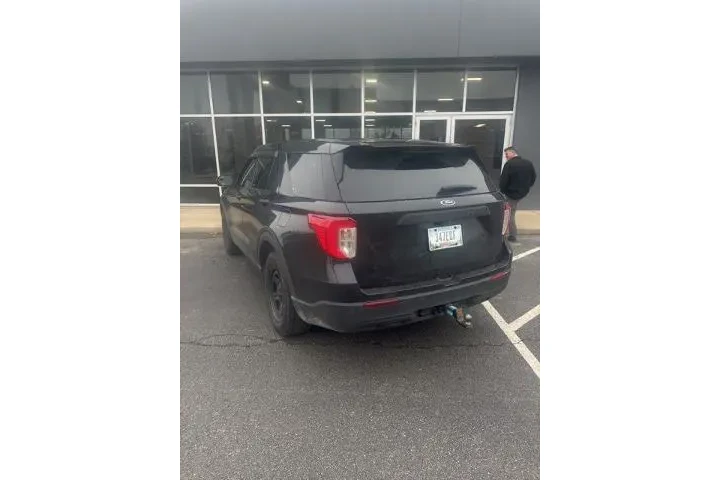 $15995 : Ford Explorer 2021 AWD Polic image 8