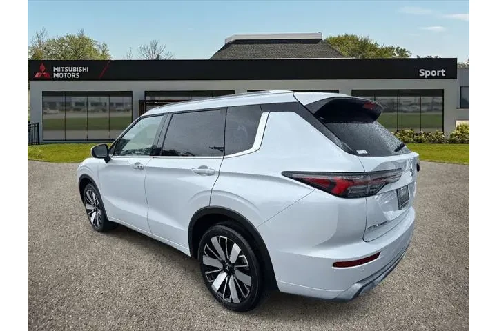 $36710 : Mitsubishi Outlander 2025 SE image 5