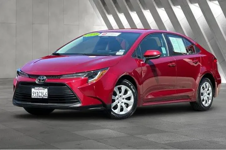 $21000 : Toyota Corolla 2024 LE 4dr S image 2