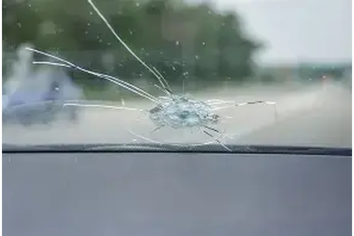 $200 : Windshield image 4