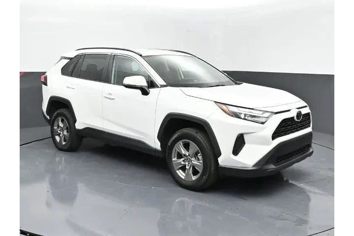 $28595 : Toyota RAV4 2024 XLE 4dr SUV image 2