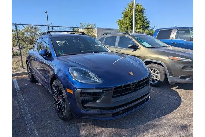 Porsche Macan 2022 AWD GTS 4 image 3