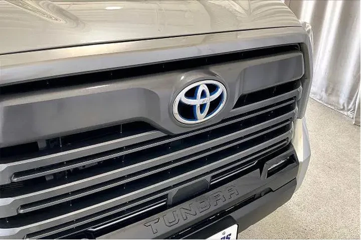 $38281 : Toyota Tundra 2022 4x4 Limit image 6